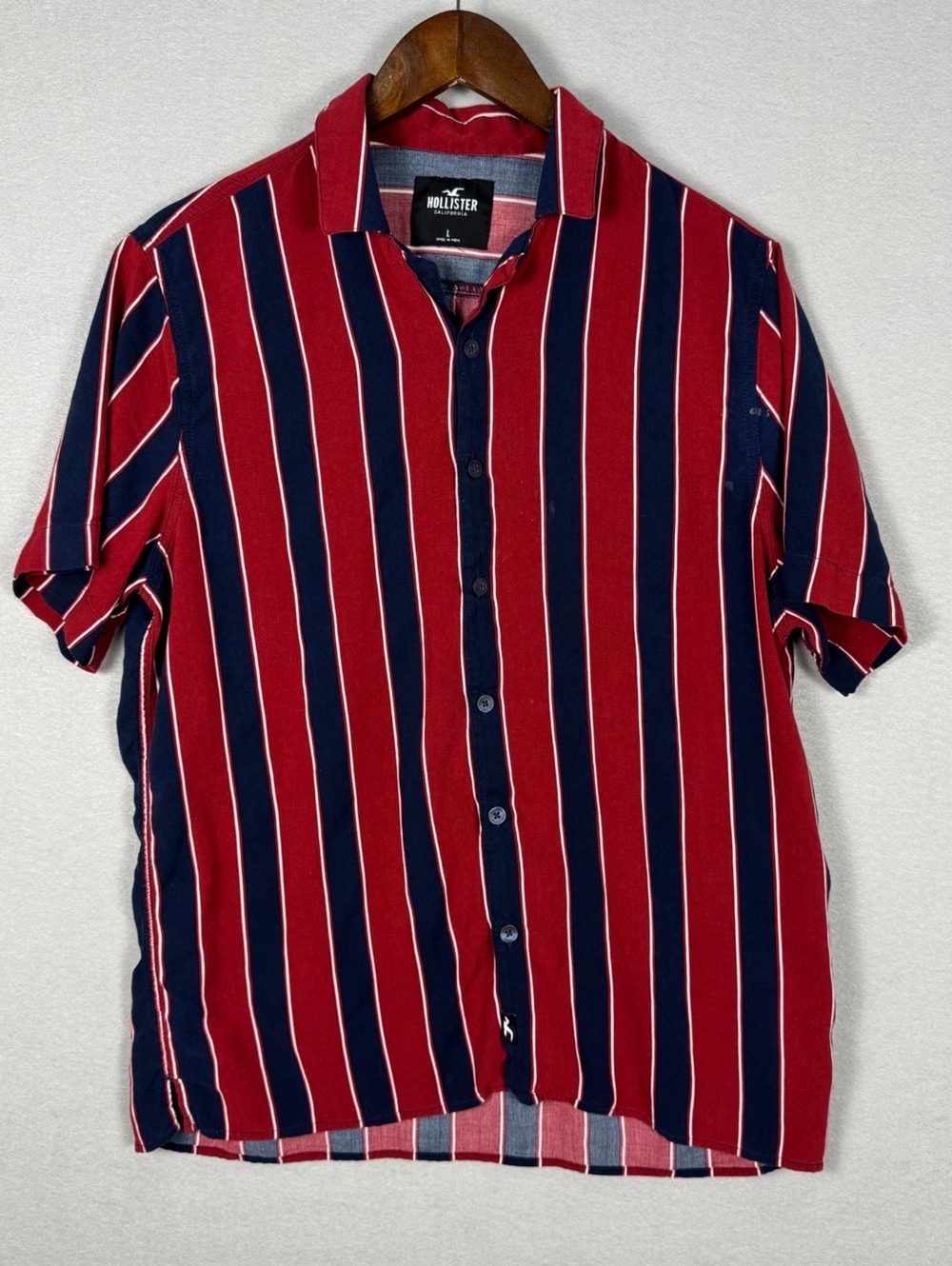 Hollister Men's Large Button-Up Shirt Red Navy Striped